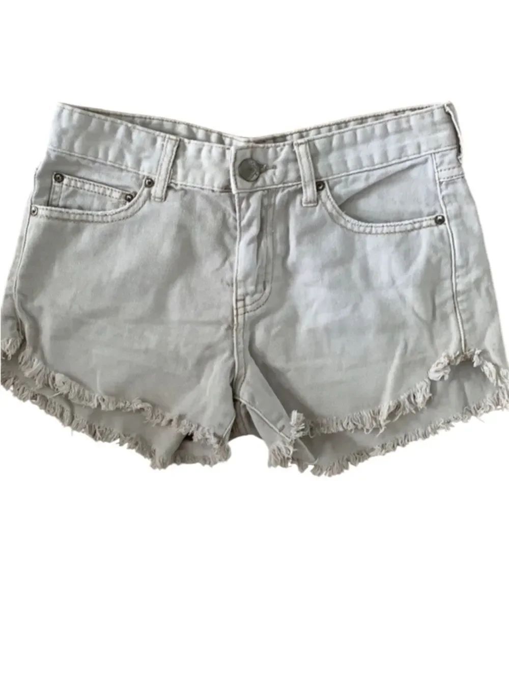 Free People Off-White /gray faded Denim Frayed Hem Shorts size 29